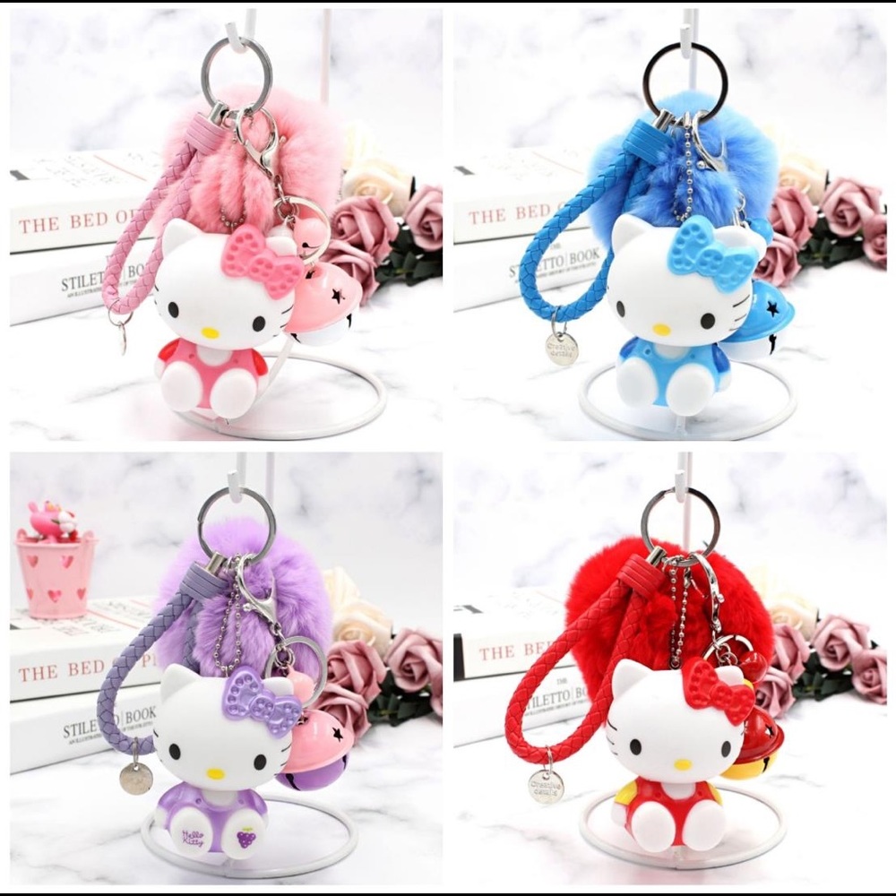 🆕✨Hello kitty keychain 🆕✨